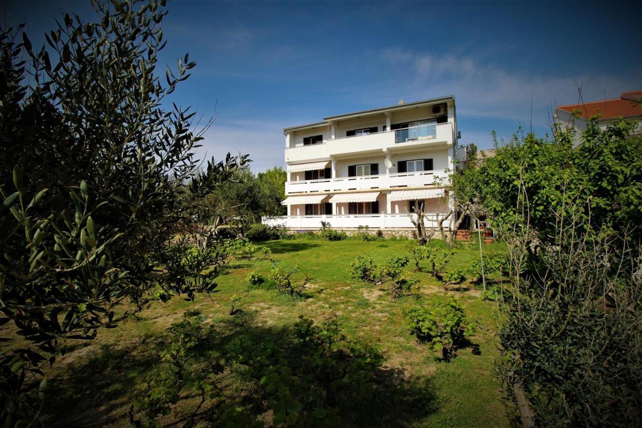 Apartments And Rooms With Parking Space Pag - 13060 باغ المظهر الخارجي الصورة