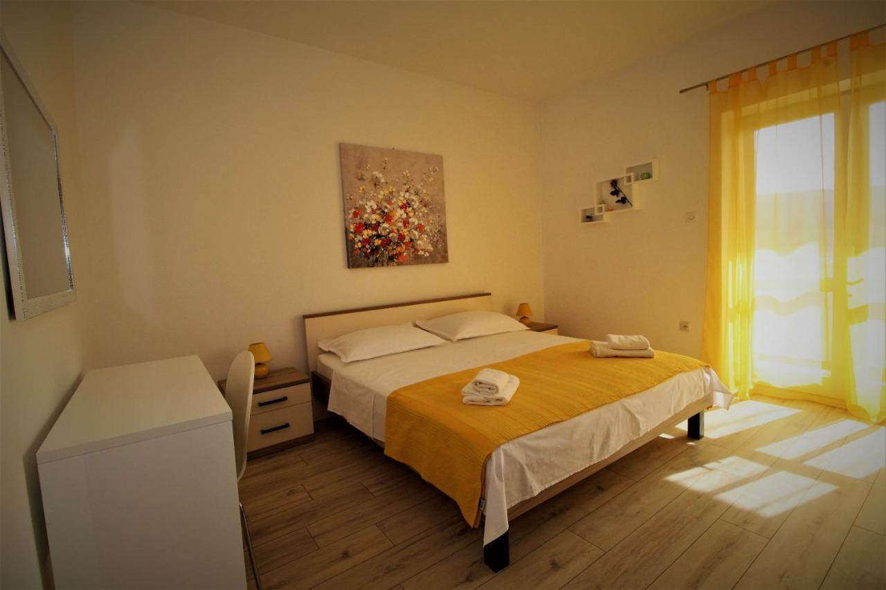 Apartments And Rooms With Parking Space Pag - 13060 باغ المظهر الخارجي الصورة