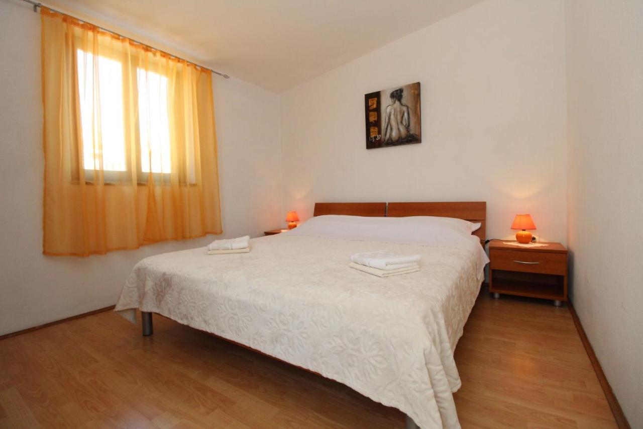 Apartments And Rooms With Parking Space Pag - 13060 باغ المظهر الخارجي الصورة