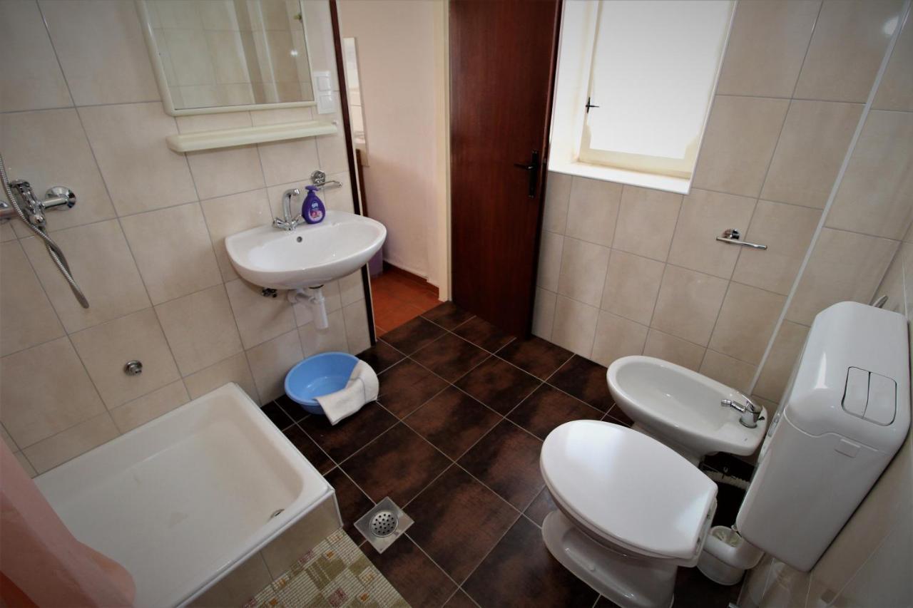 Apartments And Rooms With Parking Space Pag - 13060 باغ المظهر الخارجي الصورة